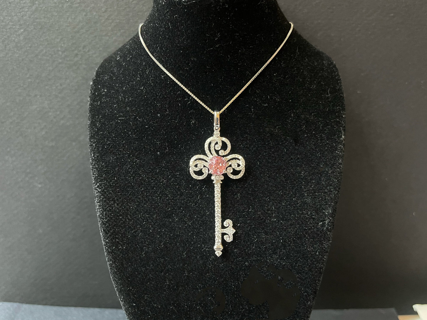 18K White Gold Certified Padparadscha Sapphire Diamond Key Pendant