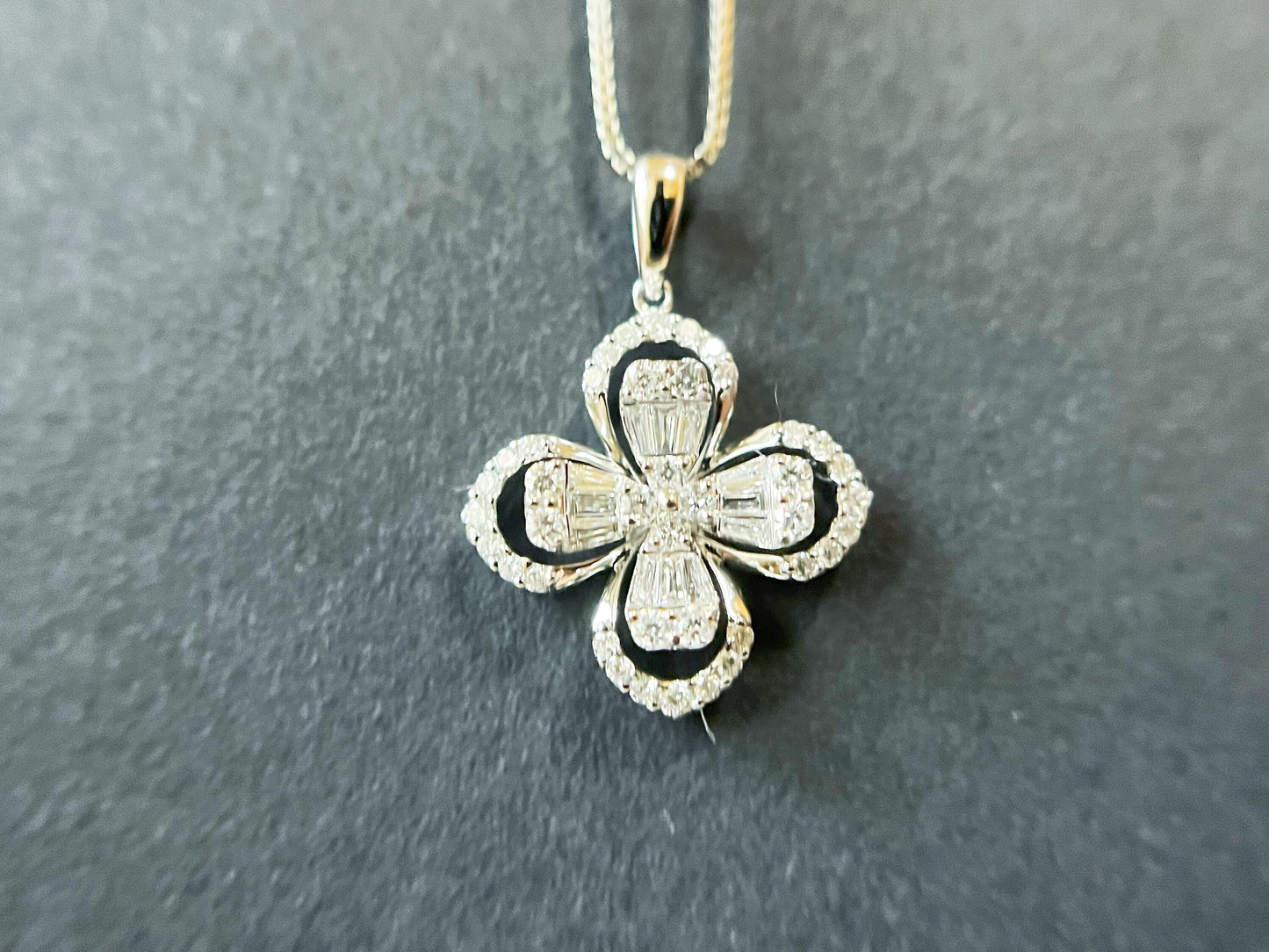18K White Gold Diamond Clover Pendant Necklace
