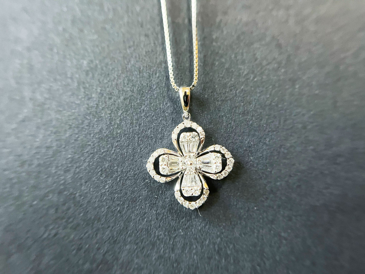 18K White Gold Diamond Clover Pendant Necklace