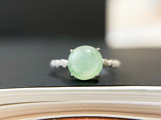 Bague en argent et jade vert clair glacé