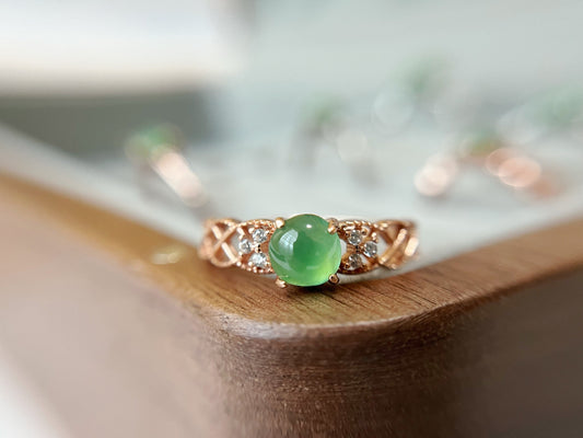 Bague en argent et jade vert clair glacé