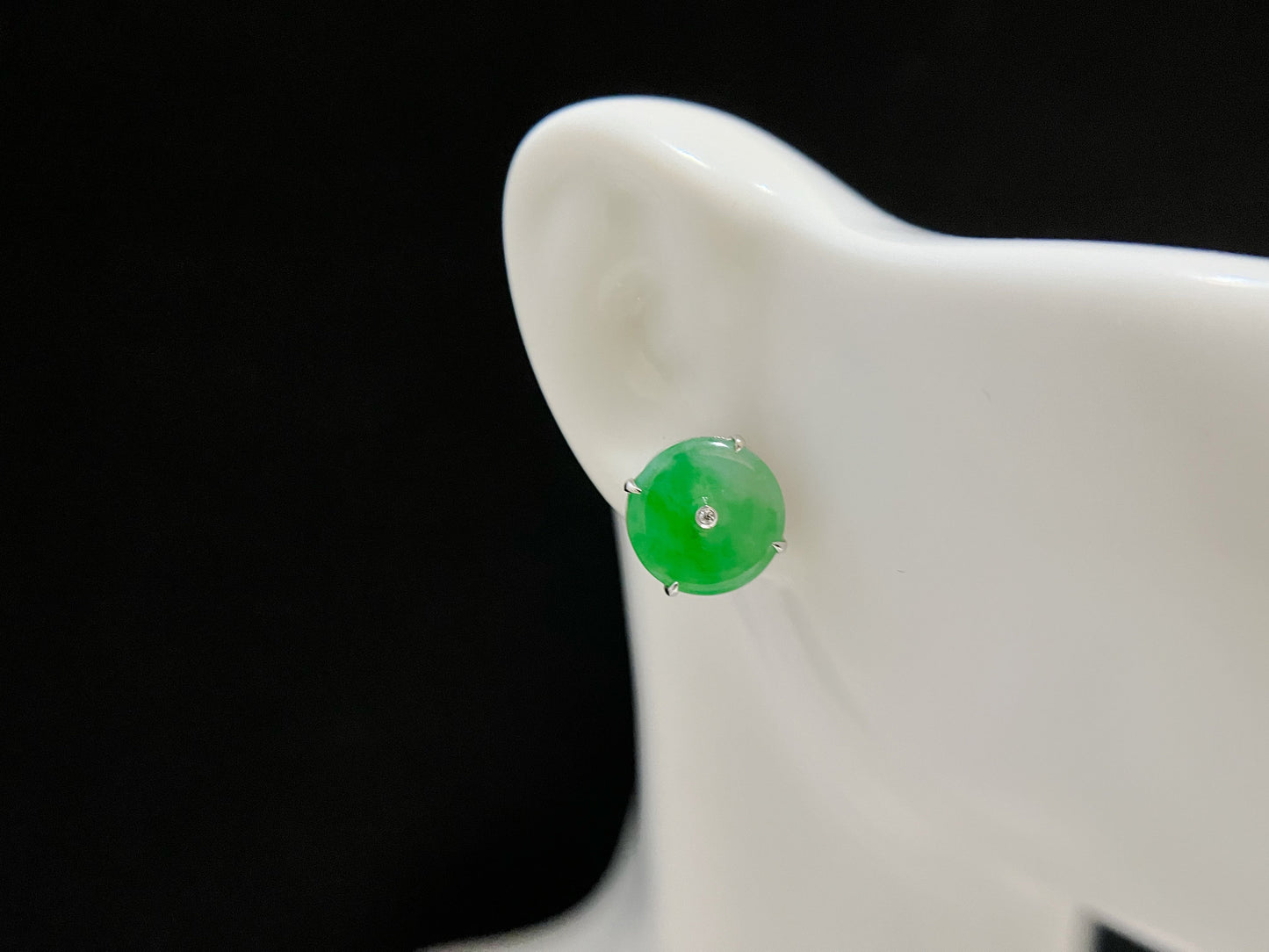 18K White Gold Jadeite Earrings - Simple Round Studs