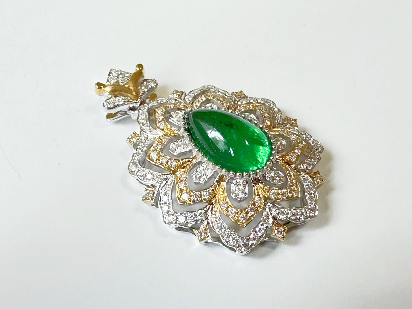 Certified Stunning Natural Vivid Green Emerald Pendant in 14K Gold with Diamonds