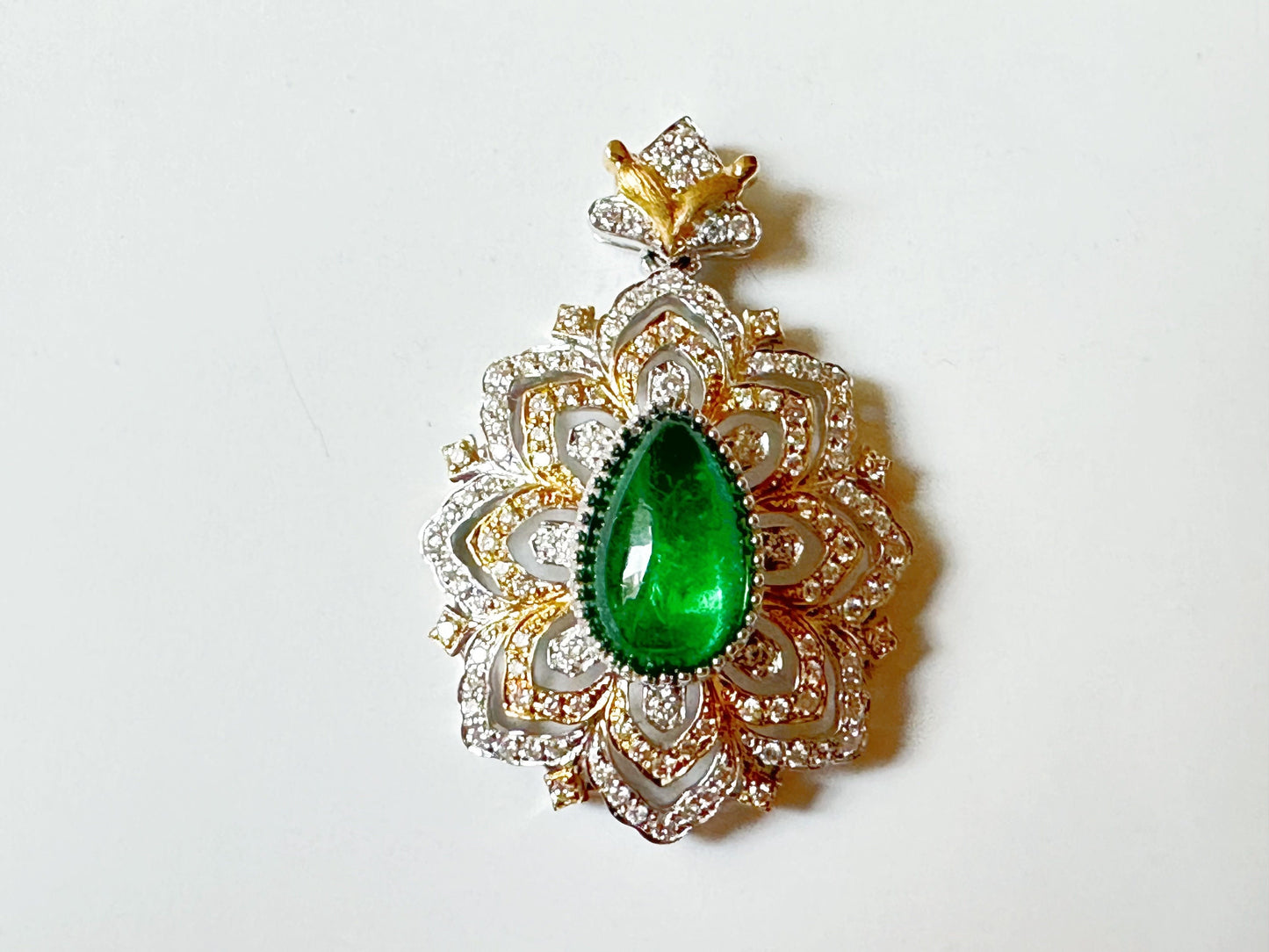 Certified Stunning Natural Vivid Green Emerald Pendant in 14K Gold with Diamonds
