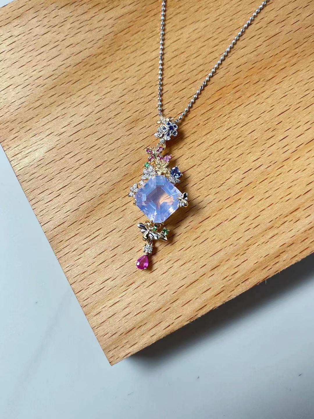 Natural Lavender Amethyst Butterfly Floral 14k Bi-color Gold Sapphires Pendant [6.2 Ct]