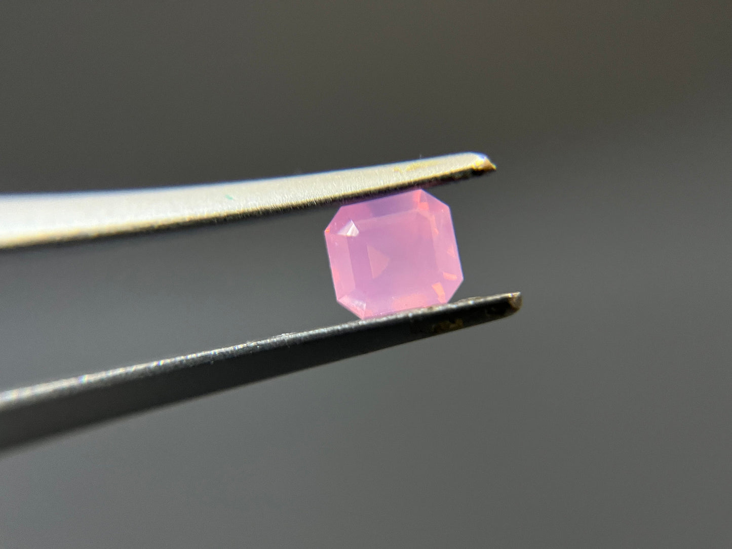 Natural Neon Pink Mahenge Spinel Loose Stone for Jewelry Making