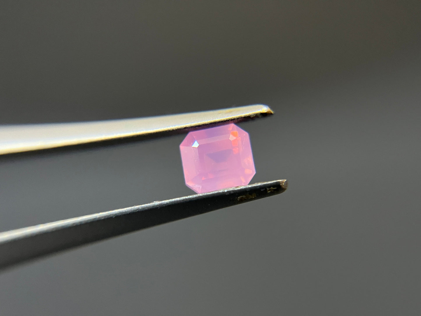 Natural Neon Pink Mahenge Spinel Loose Stone for Jewelry Making