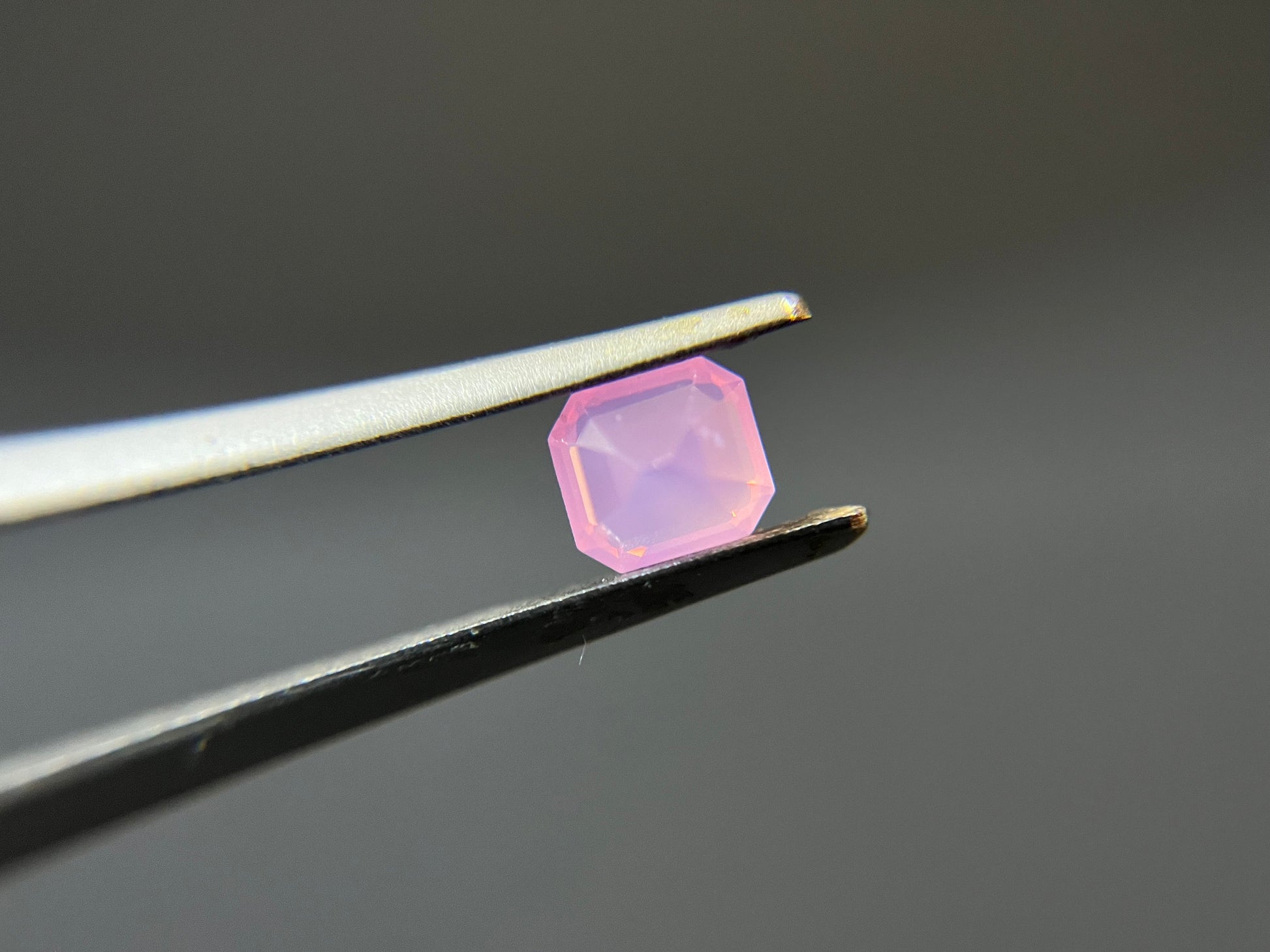 Natural Neon Pink Mahenge Spinel Loose Stone for Jewelry Making