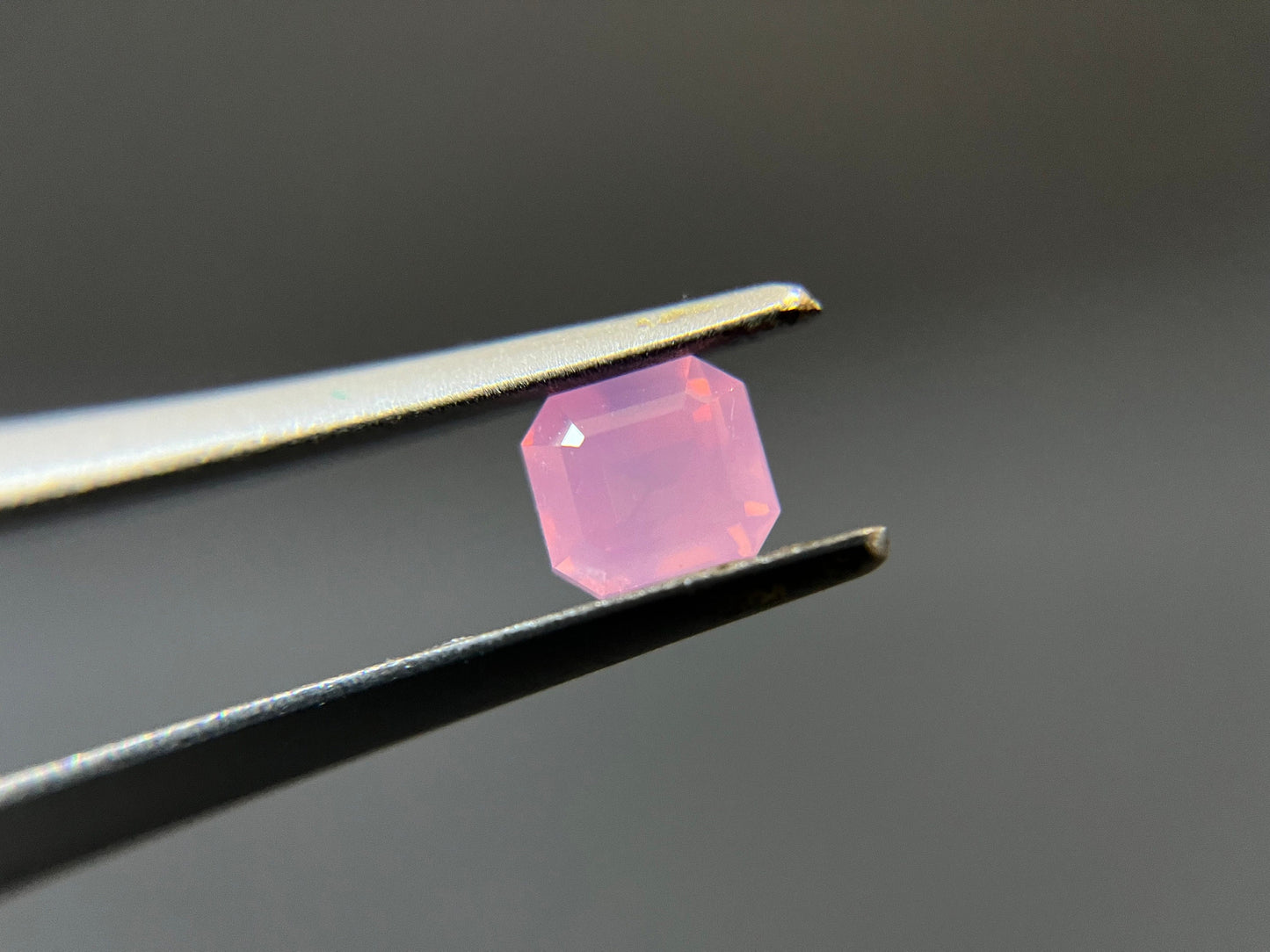 Natural Neon Pink Mahenge Spinel Loose Stone for Jewelry Making