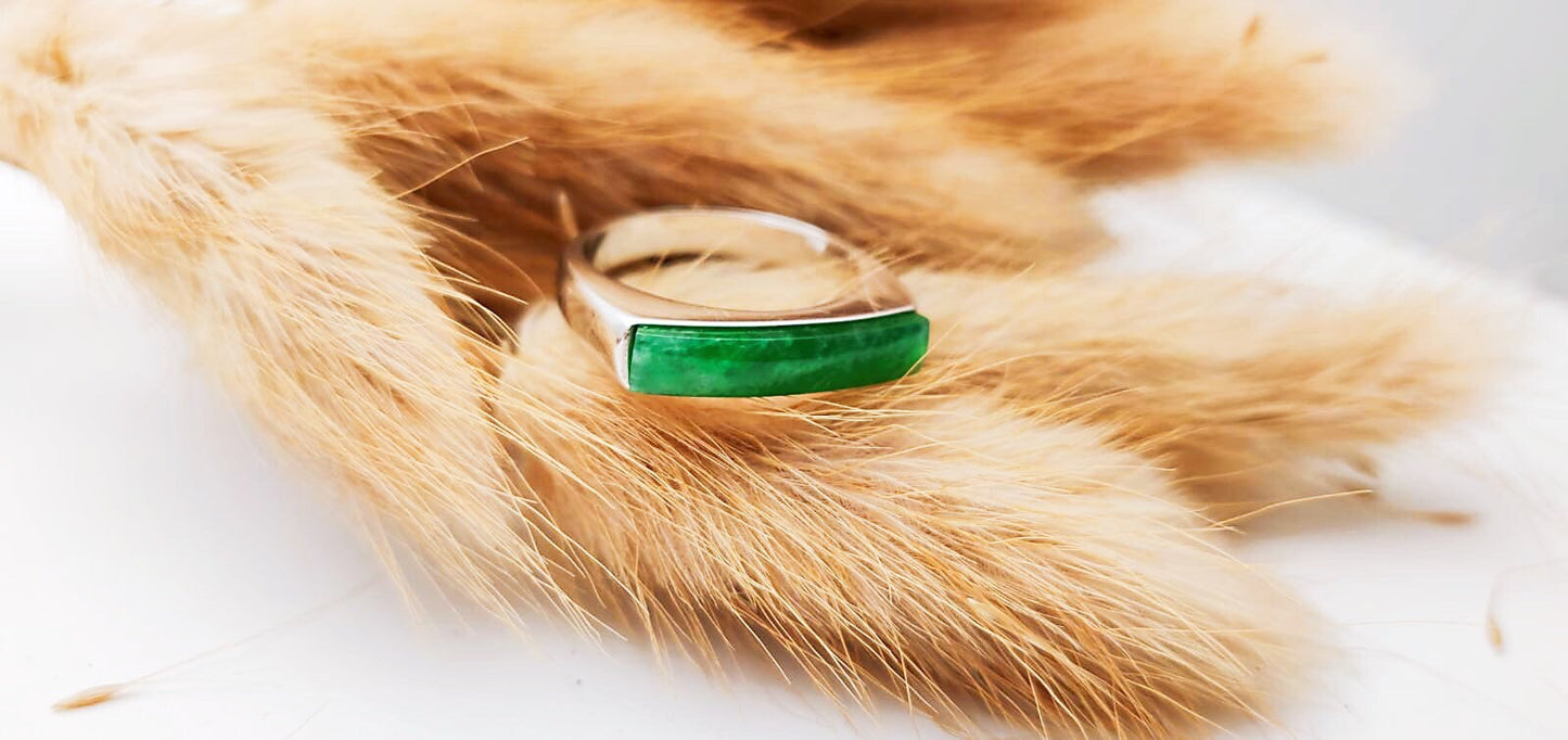 Vivid Green Jade 18K White Gold Ring - Minimalist Design