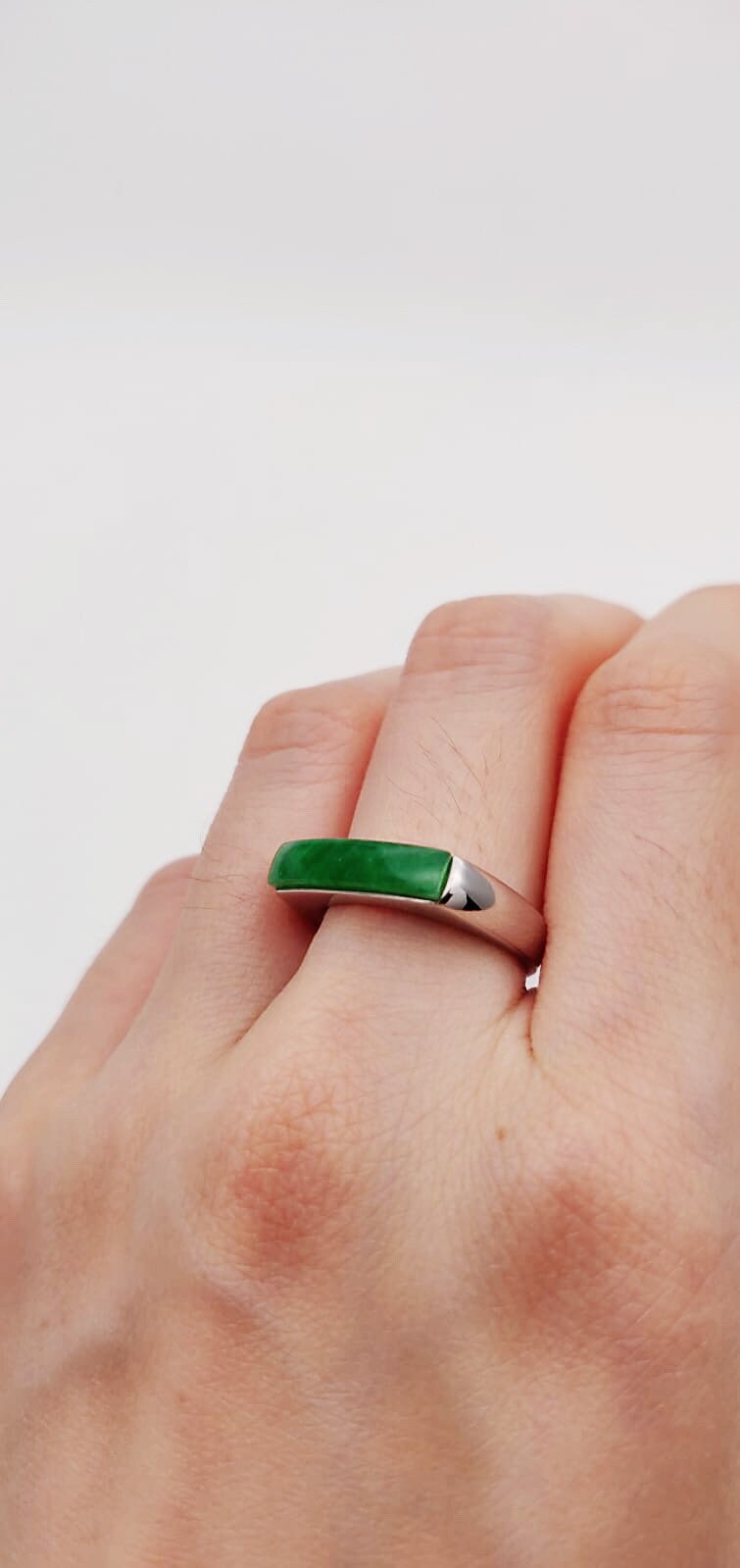 Vivid Green Jade 18K White Gold Ring - Minimalist Design