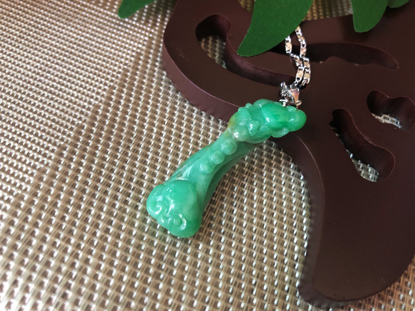 Green Jadeite Ruyi Necklace Pendant