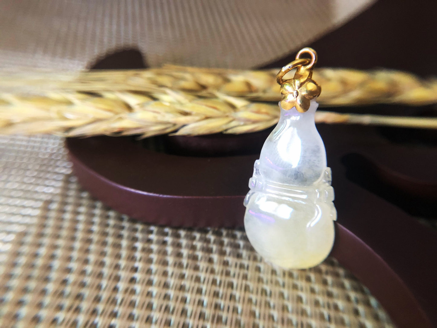 Icy Honey Jadeite Calabash Pendant in 18K Gold