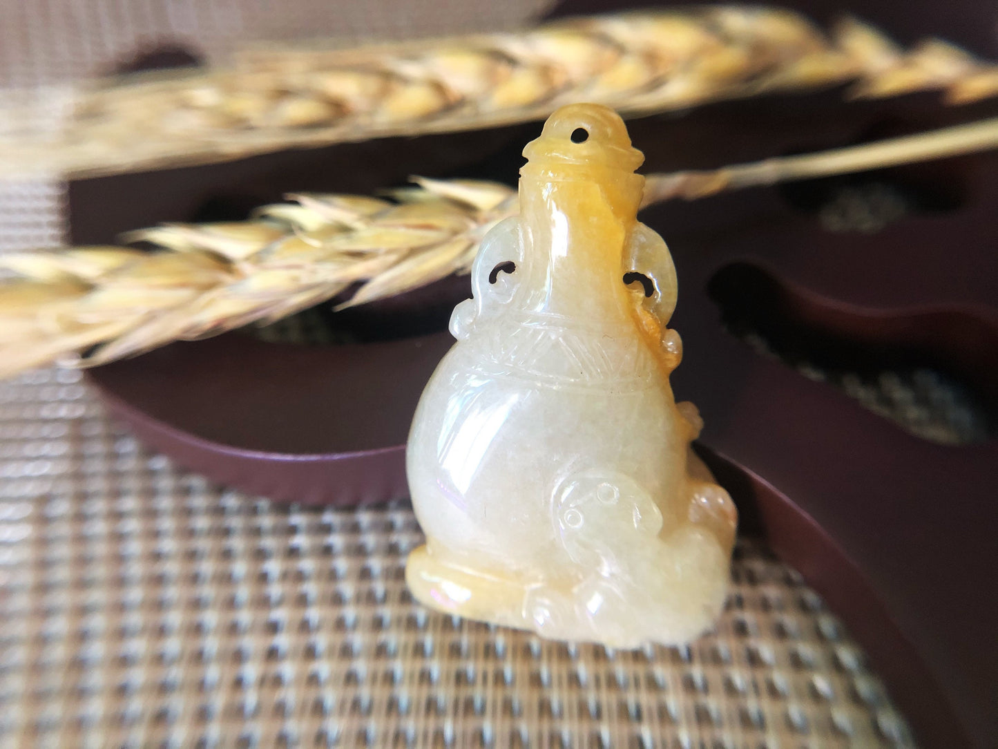 Honey Yellow Jadeite Jade Vase Pendant - Antique Ruyi Design