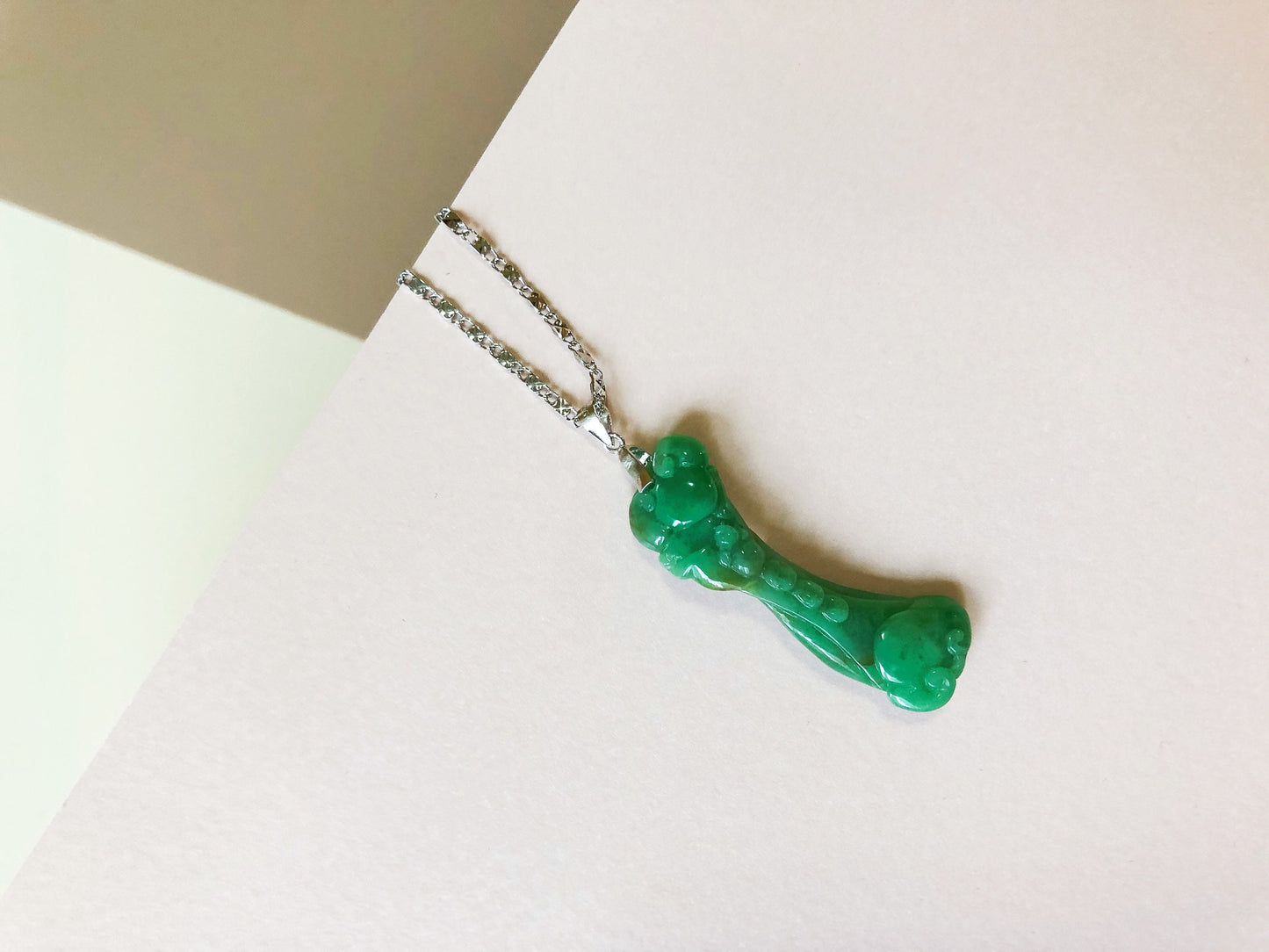 Green Jadeite Ruyi Necklace Pendant