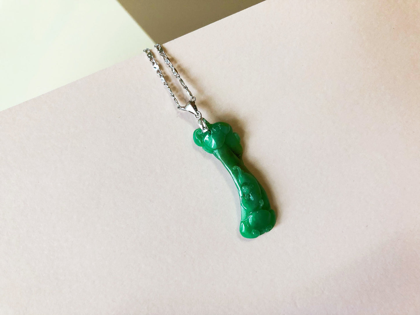 Green Jadeite Ruyi Necklace Pendant