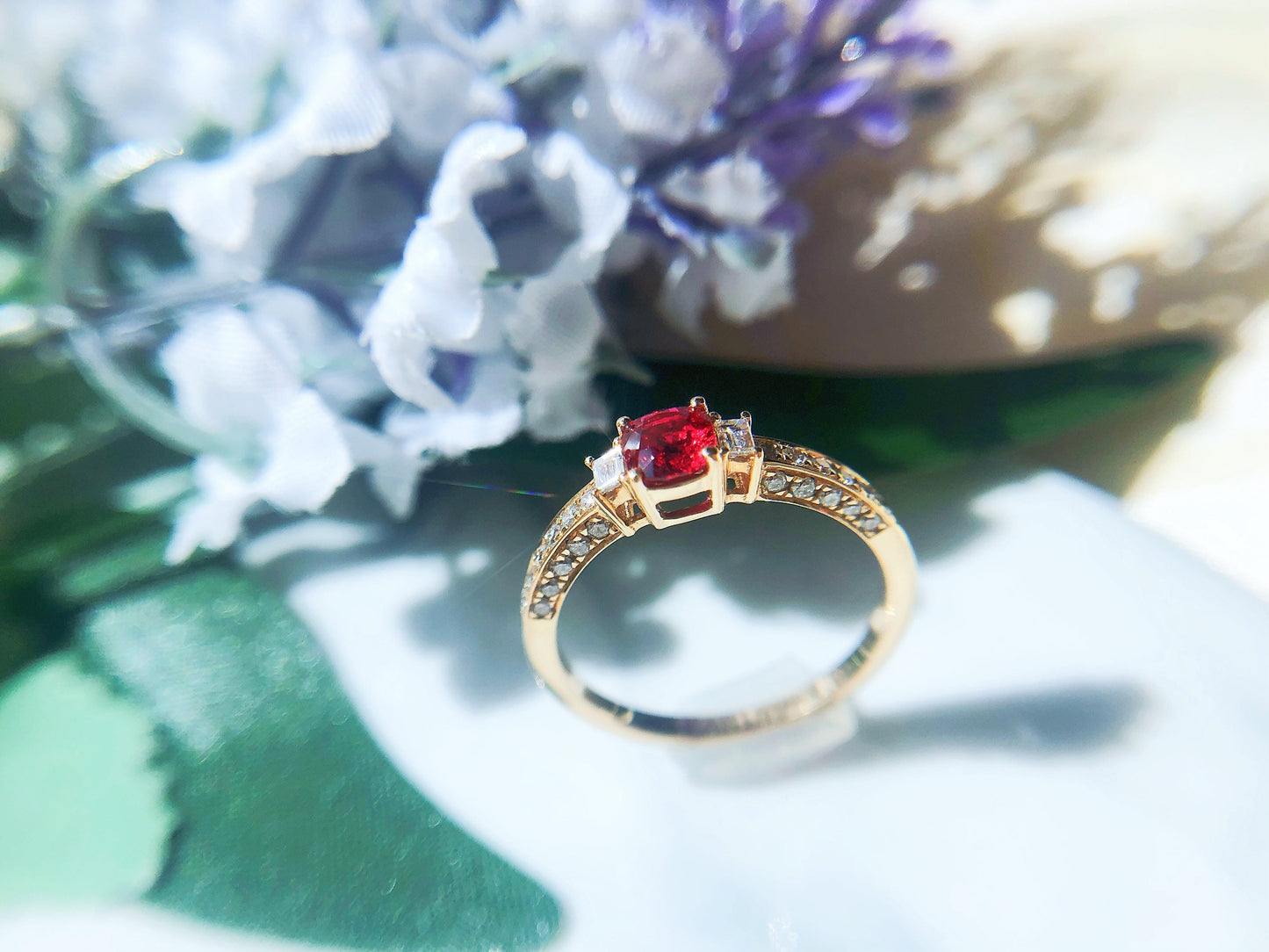 Vivid Red Spinel and Diamond 18K Gold Cocktail Ring