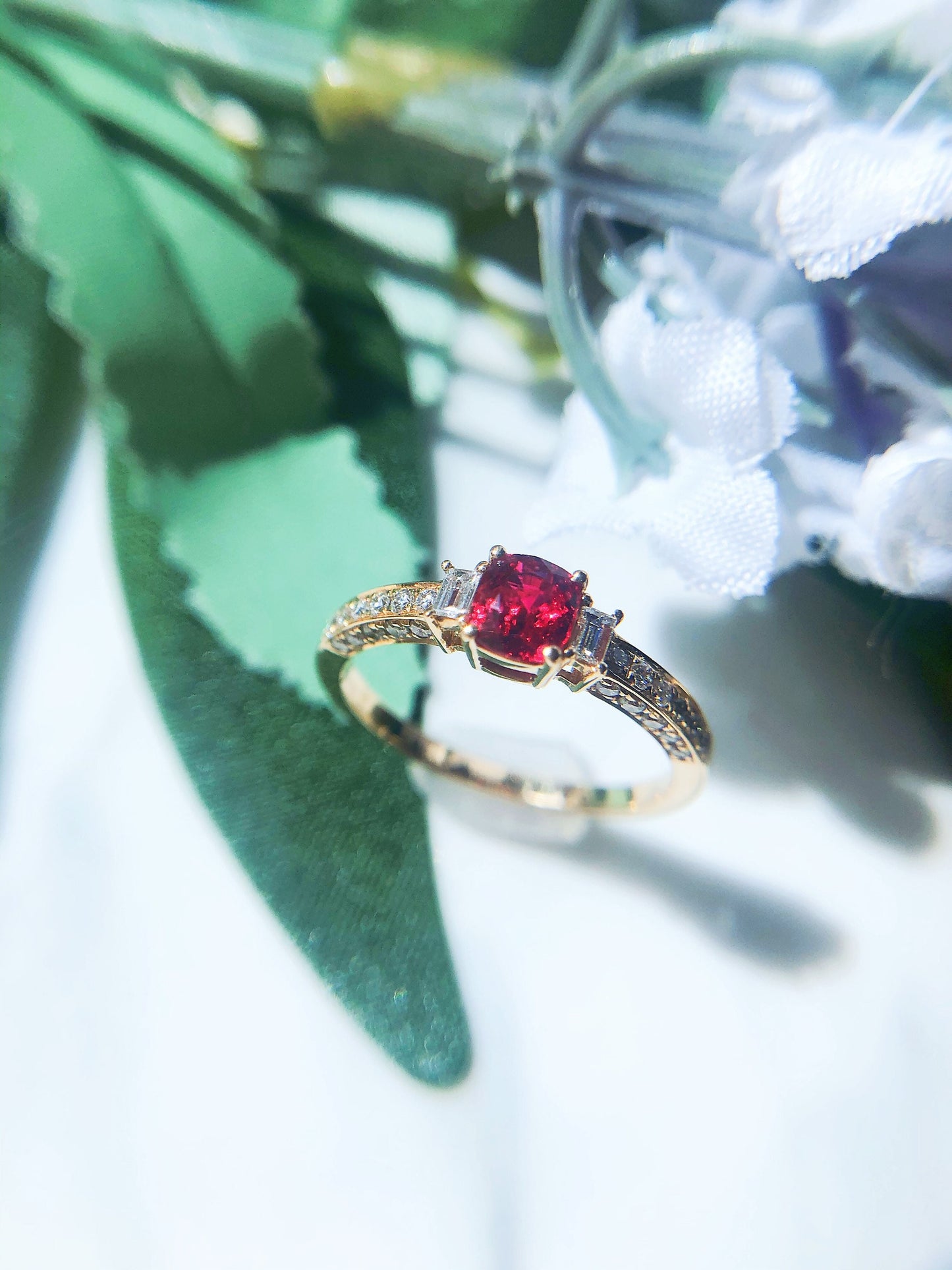 Vivid Red Spinel and Diamond 18K Gold Cocktail Ring