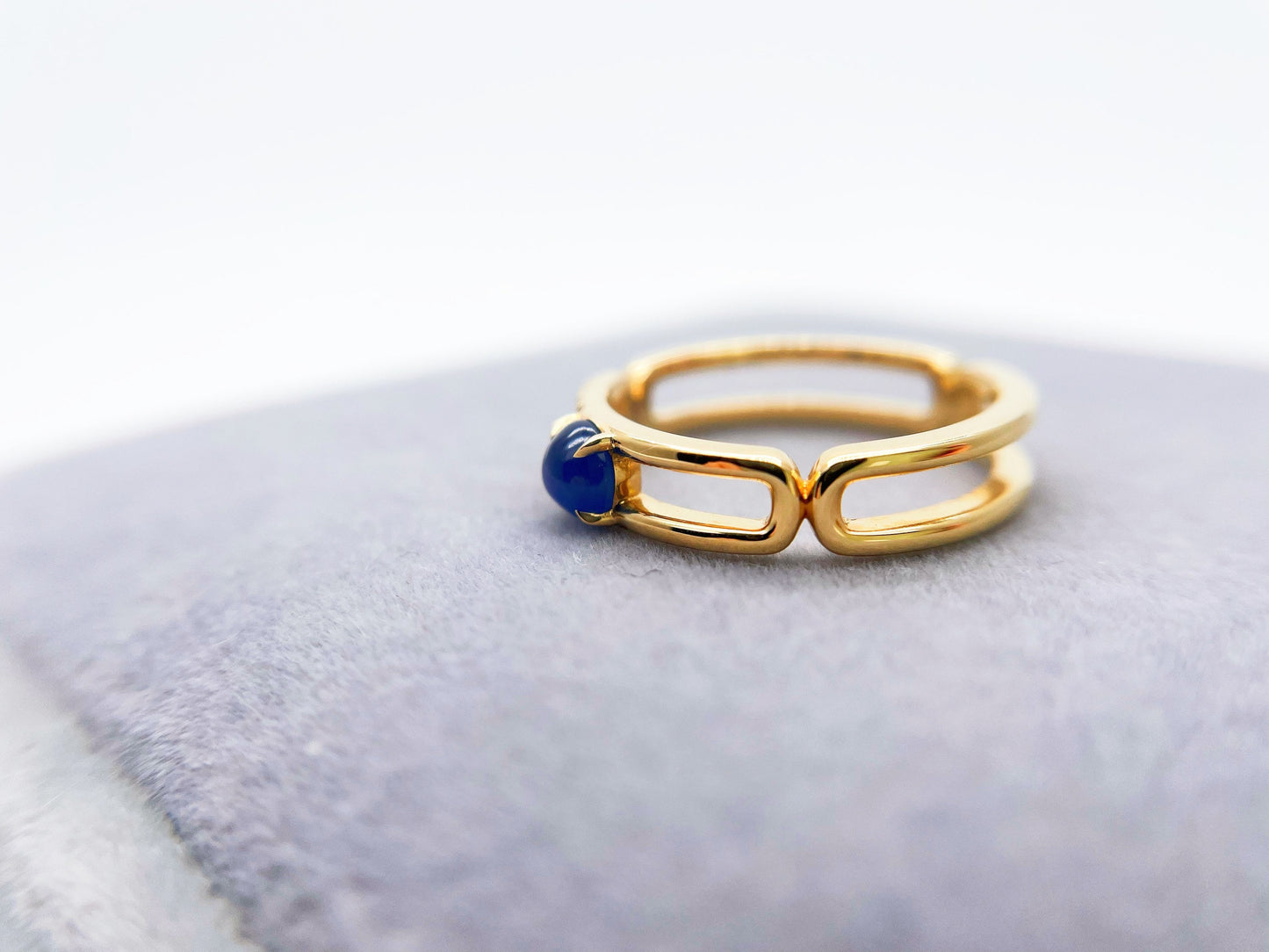 18k Gold Blue Sapphire Diamond Ring