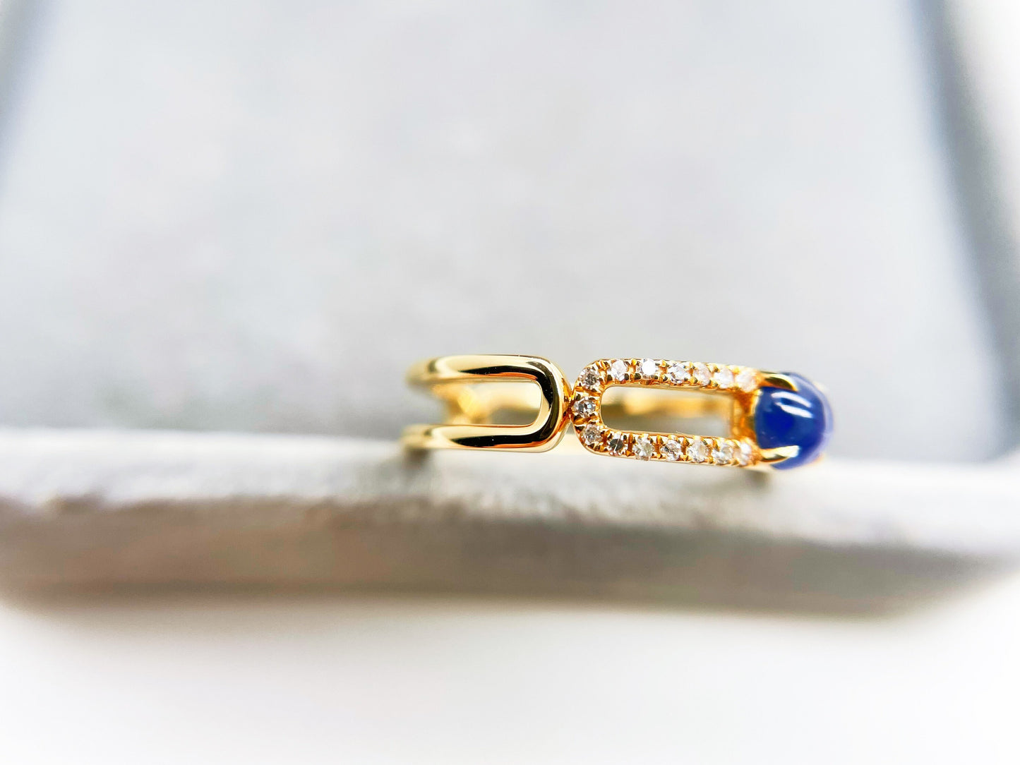 18k Gold Blue Sapphire Diamond Ring