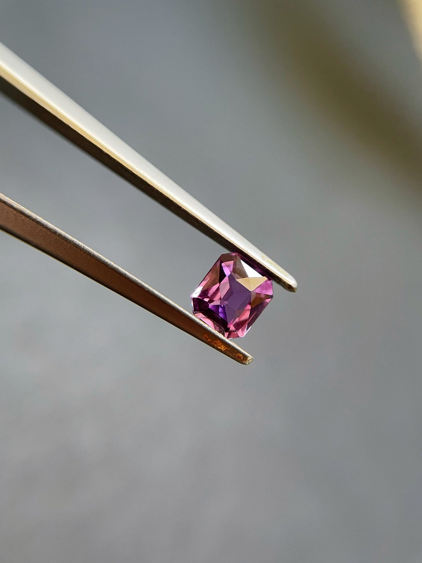 Natural Sri Lanka Magenta Color Sapphire