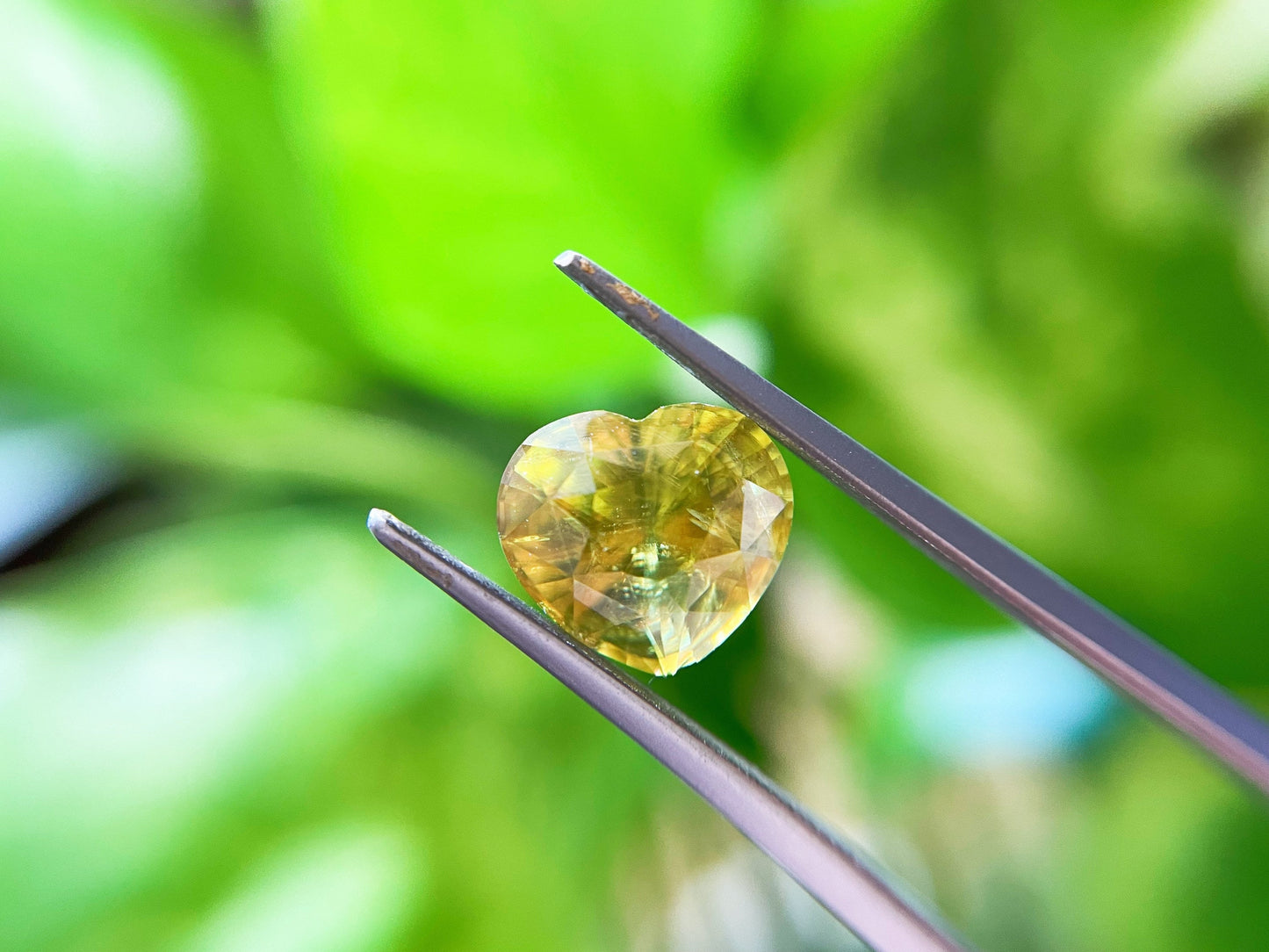 3.86 Ct - Heart-Shaped Natural Sphene Gemstone – A Unique and Meaningful Addition to your Jewelry Collection