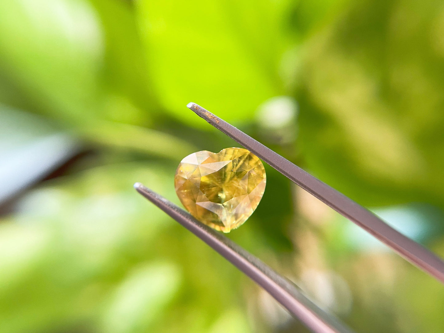 3.86 Ct - Heart-Shaped Natural Sphene Gemstone – A Unique and Meaningful Addition to your Jewelry Collection