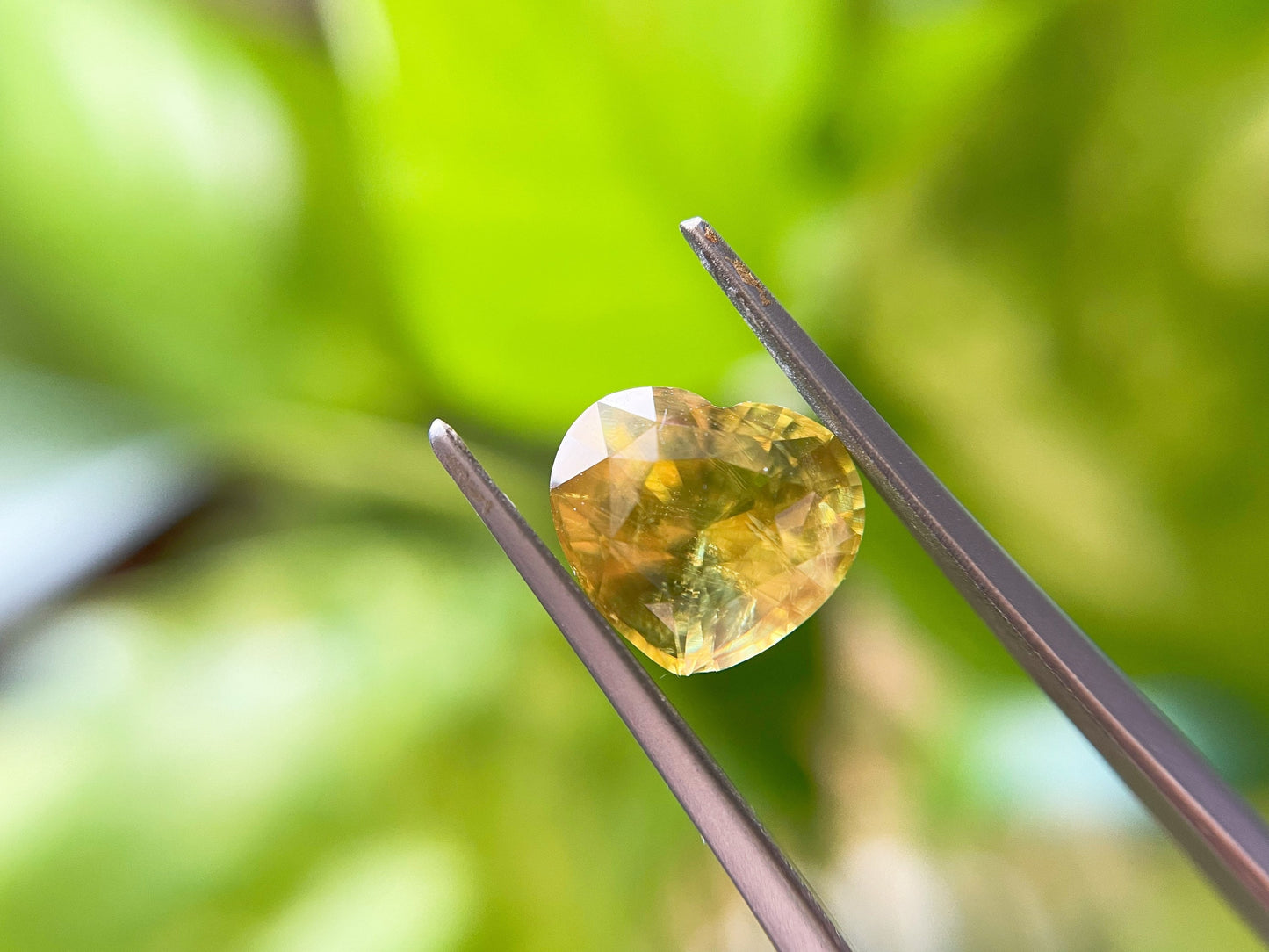 3.86 Ct - Heart-Shaped Natural Sphene Gemstone – A Unique and Meaningful Addition to your Jewelry Collection