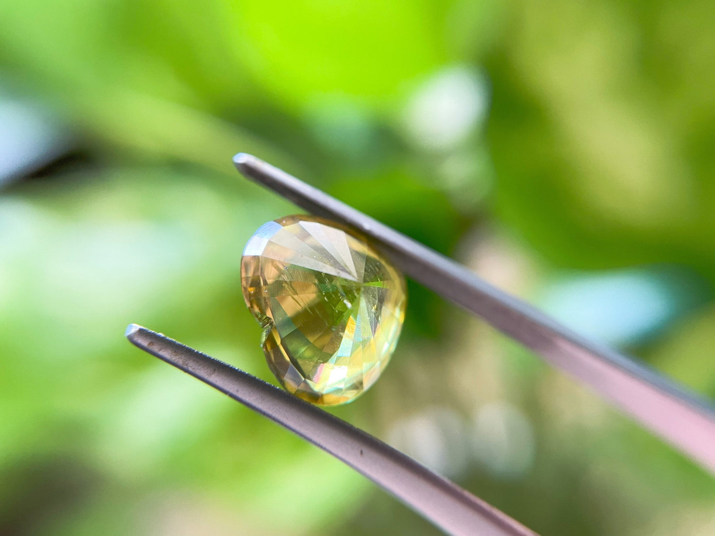 3.86 Ct - Heart-Shaped Natural Sphene Gemstone – A Unique and Meaningful Addition to your Jewelry Collection