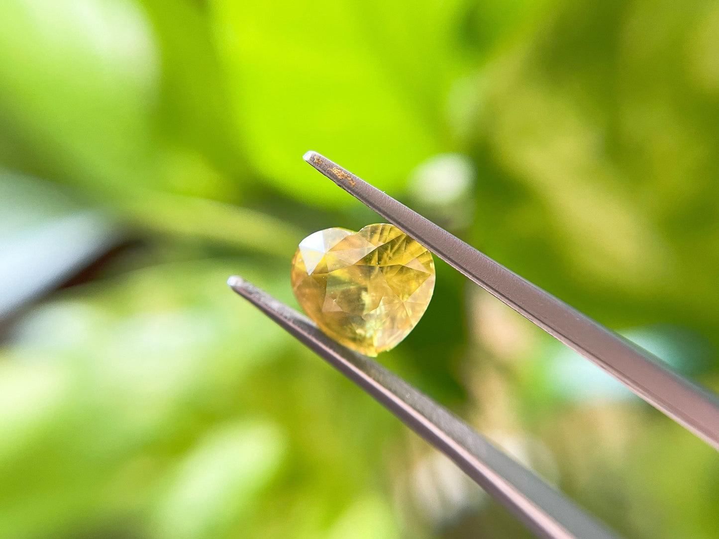 3.86 Ct - Heart-Shaped Natural Sphene Gemstone – A Unique and Meaningful Addition to your Jewelry Collection