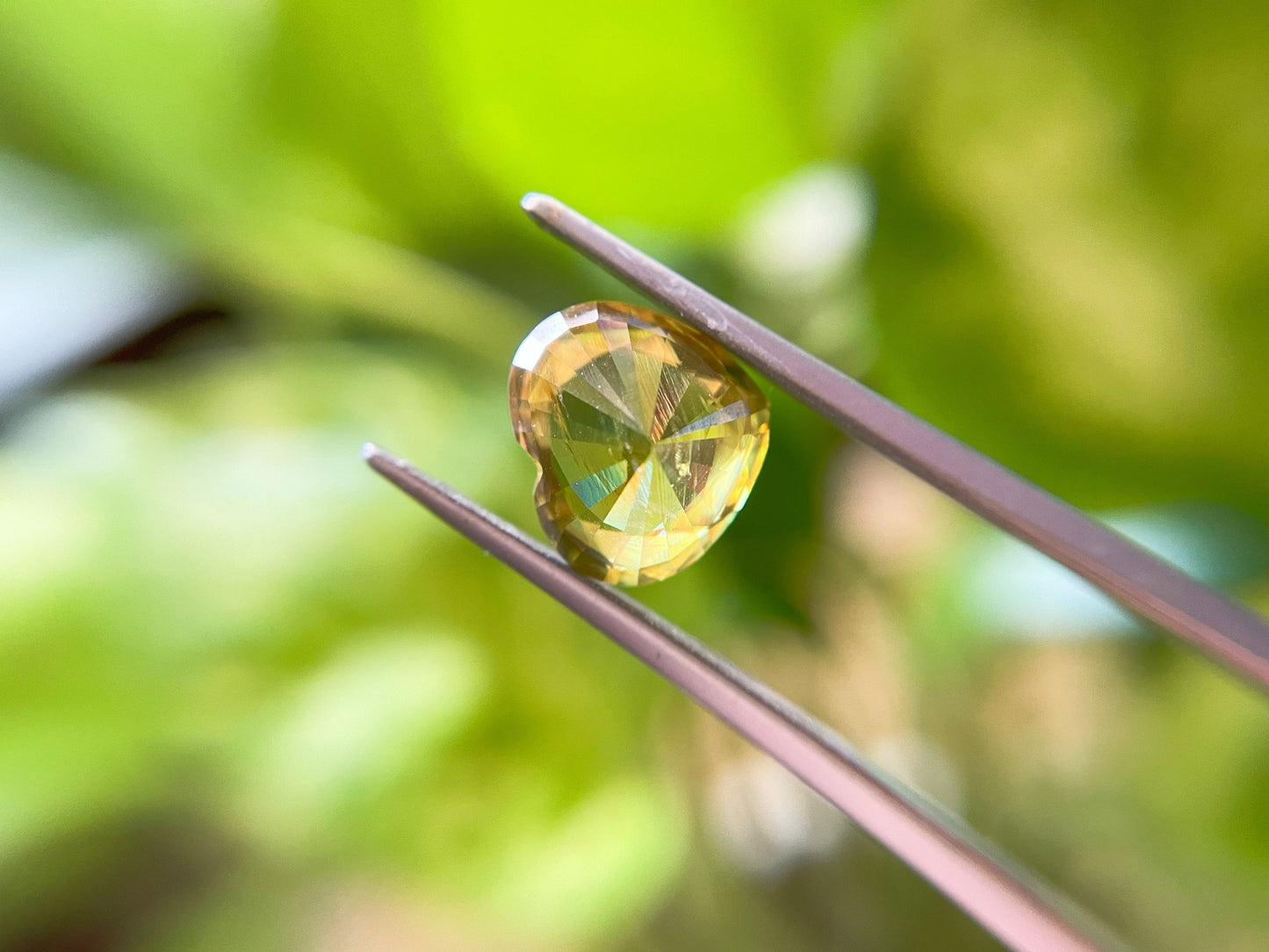 3.86 Ct - Heart-Shaped Natural Sphene Gemstone – A Unique and Meaningful Addition to your Jewelry Collection