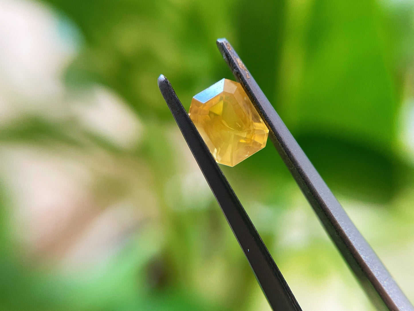 Certified Natural Sri Lanka Canary Yellow Sapphire Gemstone