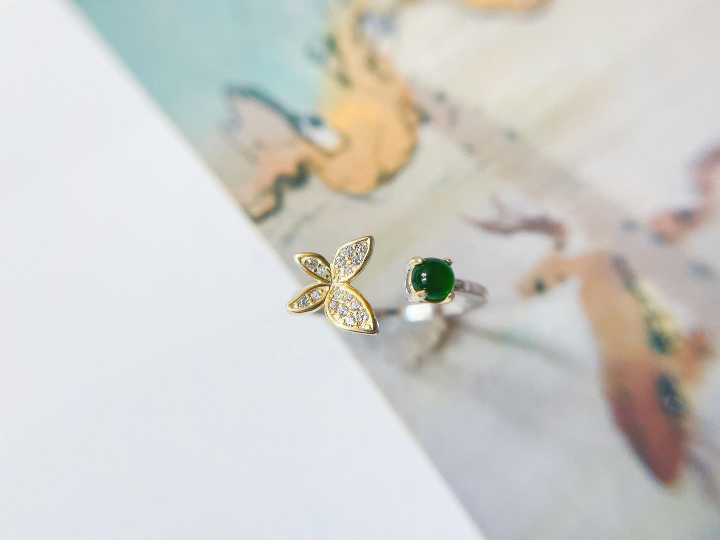 Bague ouverte papillon en jade vert impérial