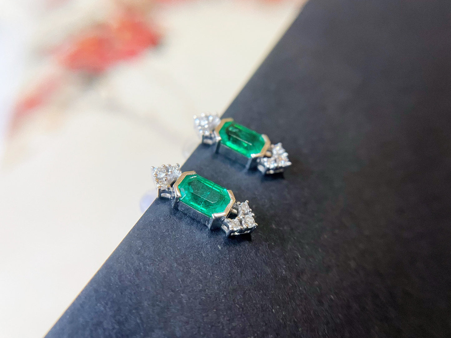 18k White Gold Emerald and Diamond Earrings