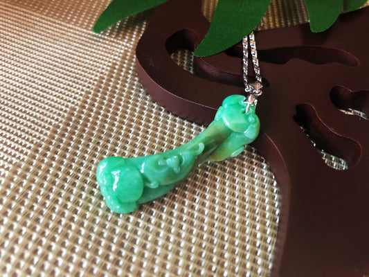 Green Jadeite Ruyi Necklace Pendant