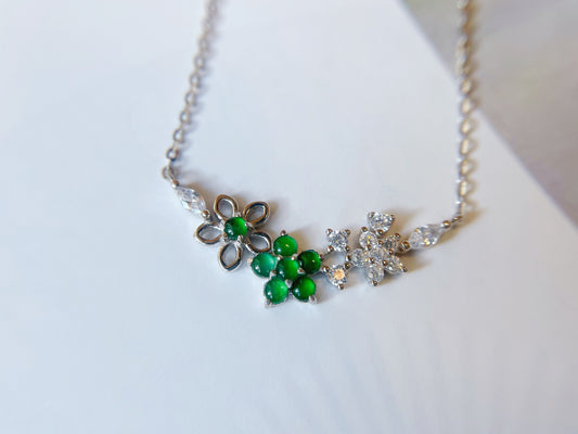 Collier pendentif floral en jade vert impérial en argent sterling