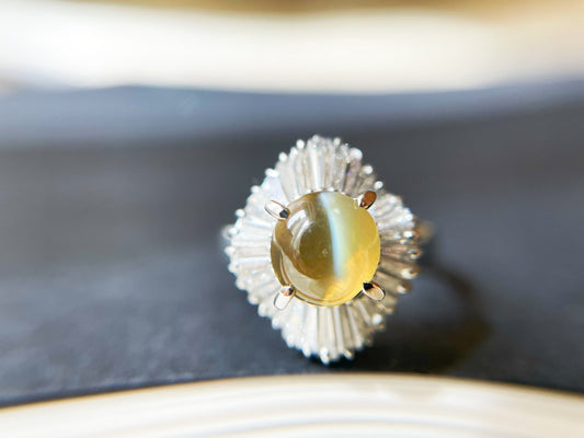 2.03 Ct - Natural Honey Color Chrysoberyl Cat&#39;s Eye Gemstone with Diamond set in Platinum Ring, Honey Yellow Color Gemstone Ring