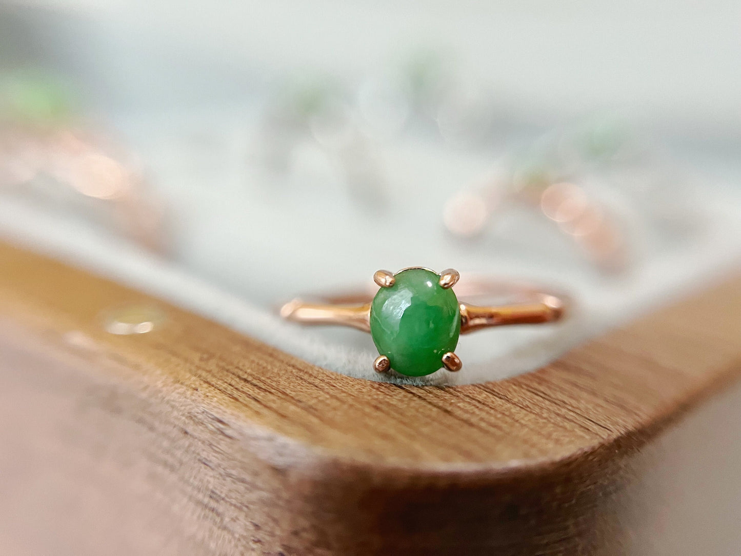 Jade Rosegold Ring - Bright Green with Silver Band