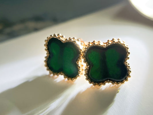 Boucles d'oreilles feuille de trèfle en jade noir en argent