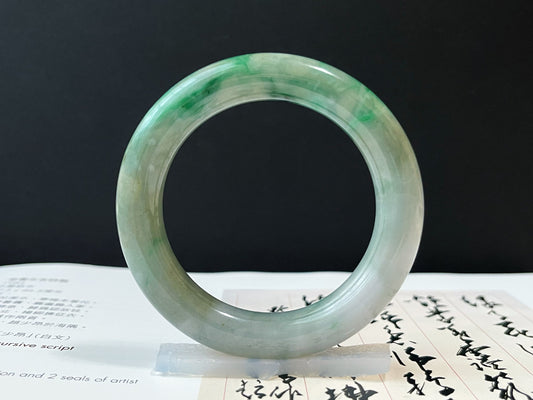 Vivid Apple Green Jade Bangle