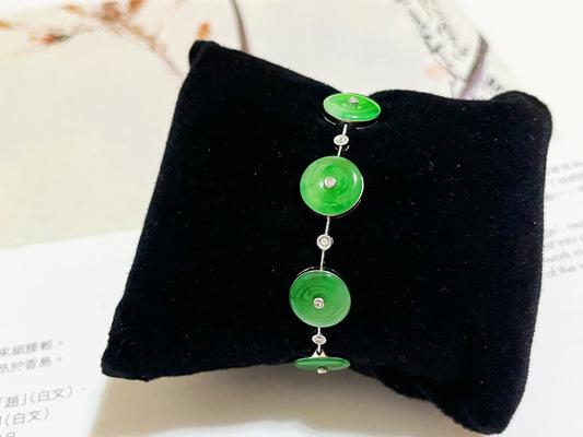 18K Green Jade Bracelet with Diamond Accents