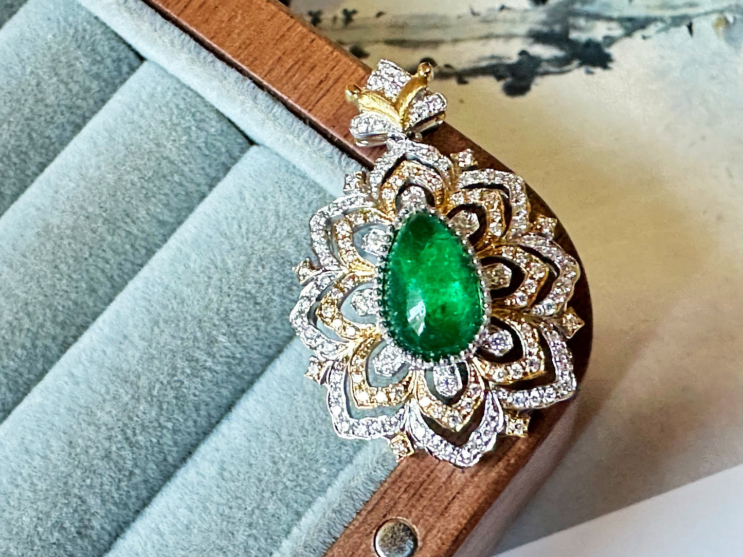 Certified Stunning Natural Vivid Green Emerald Pendant in 14K Gold with Diamonds